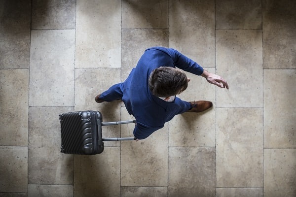 man following travel safety tips during covid 19