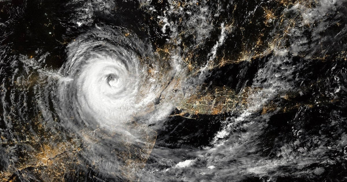 how to prepare business for hurricane