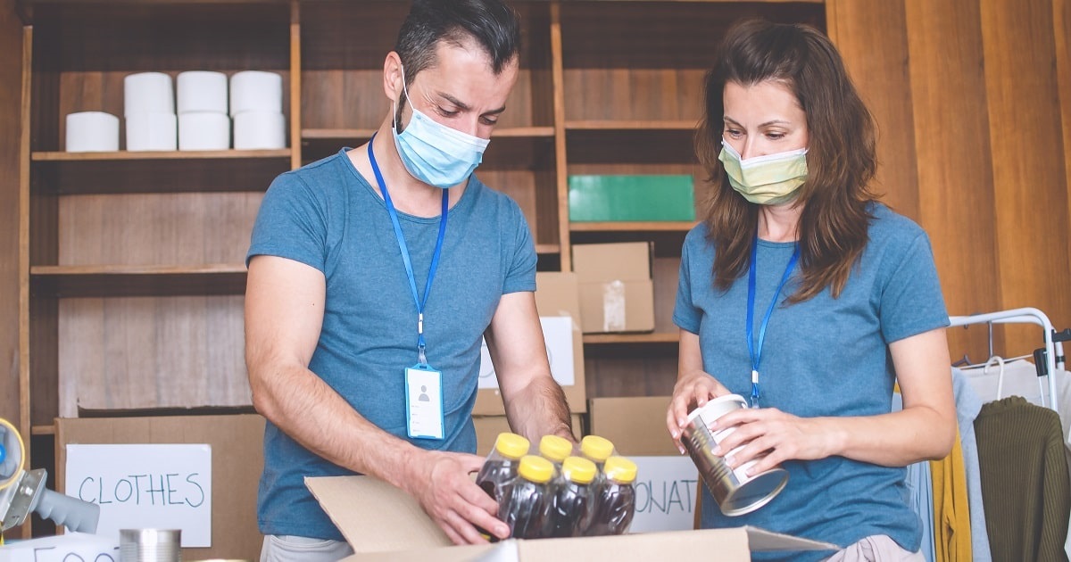 volunteers helping during COVID-19 and the holidays